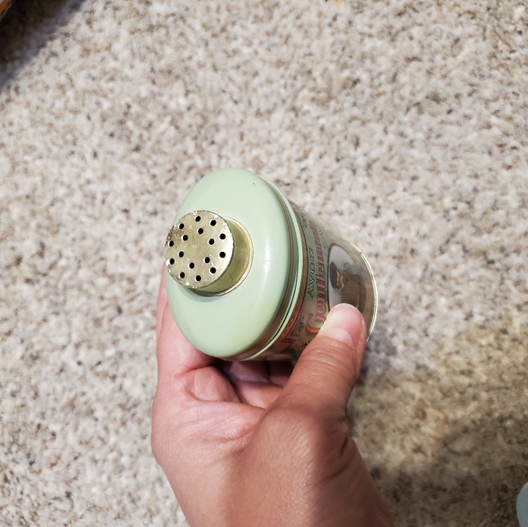 Avon Gentlemen's Talc - Picture 5 of 7